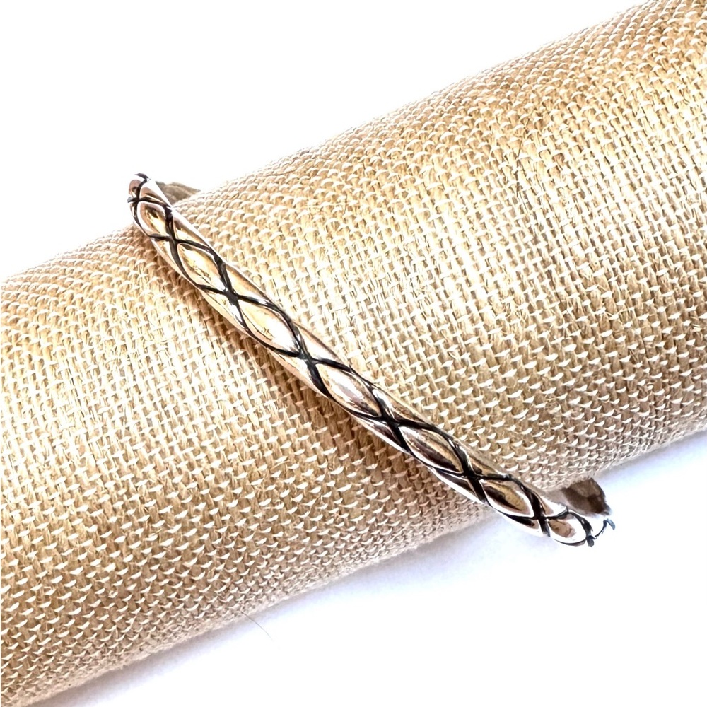 DESIGNER Bangle Bracelet Sterling Silver 7.75”  Puffed Criss Cross GOOD COND